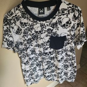 Skull and flower shirt size small